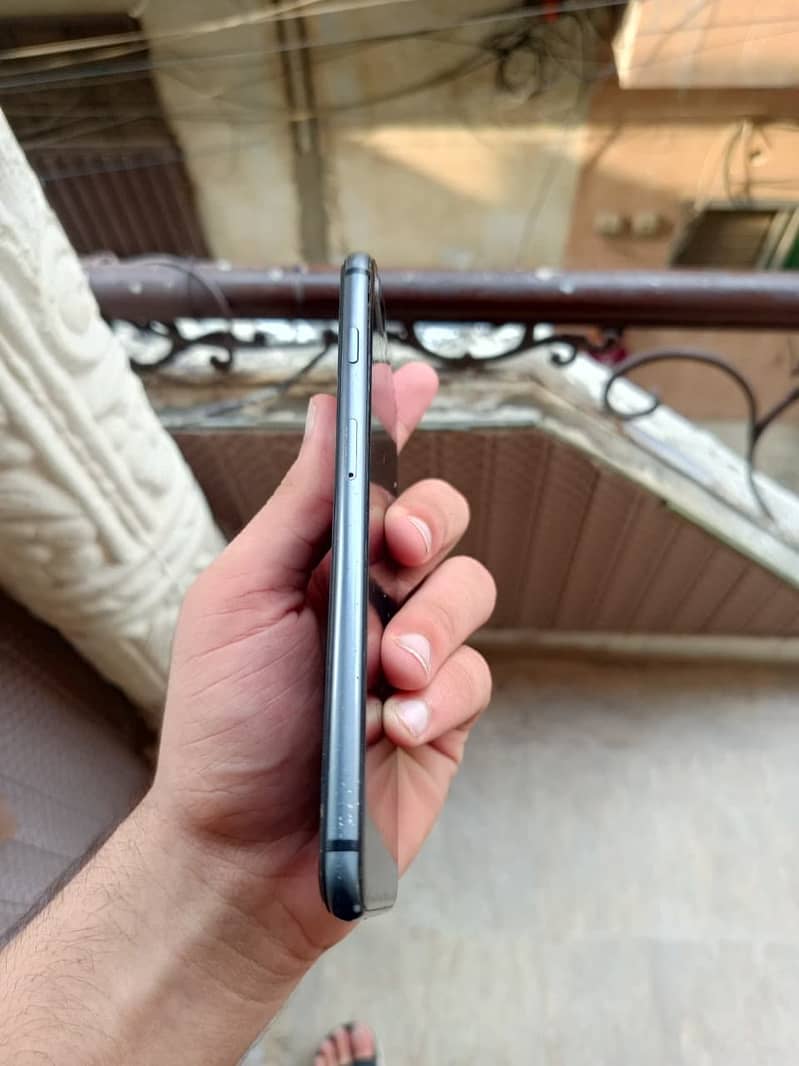 Apple iPhone 8 Plus 5