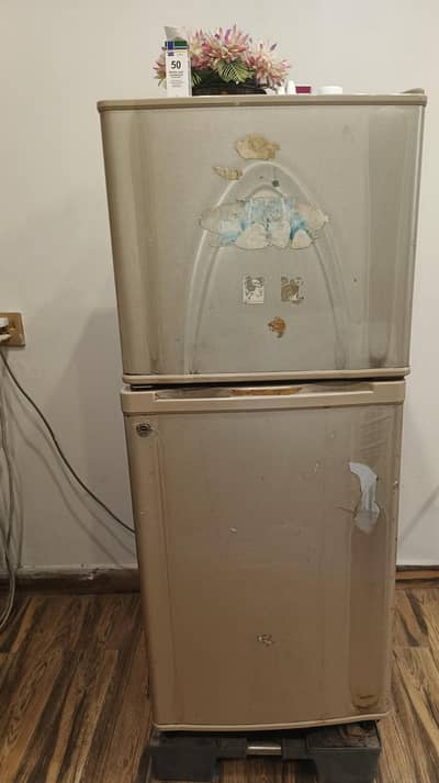 Used Dawlence Fridge  – Working Condition – Currently in Use