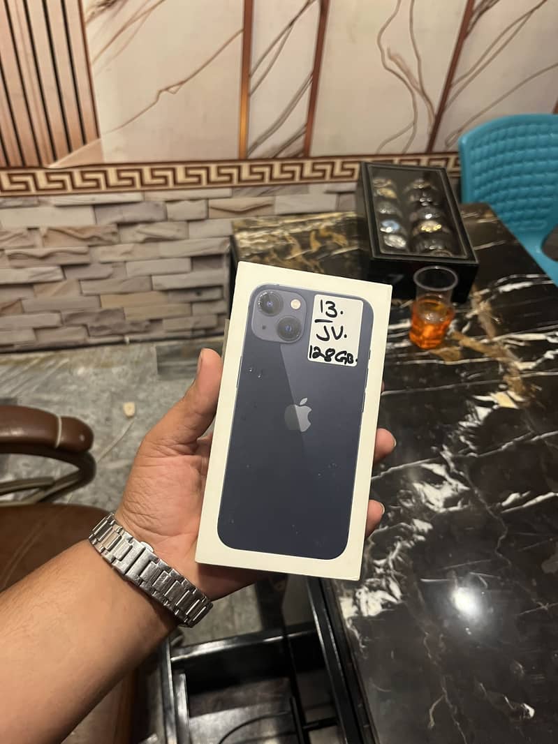 Apple iPhone 13 2