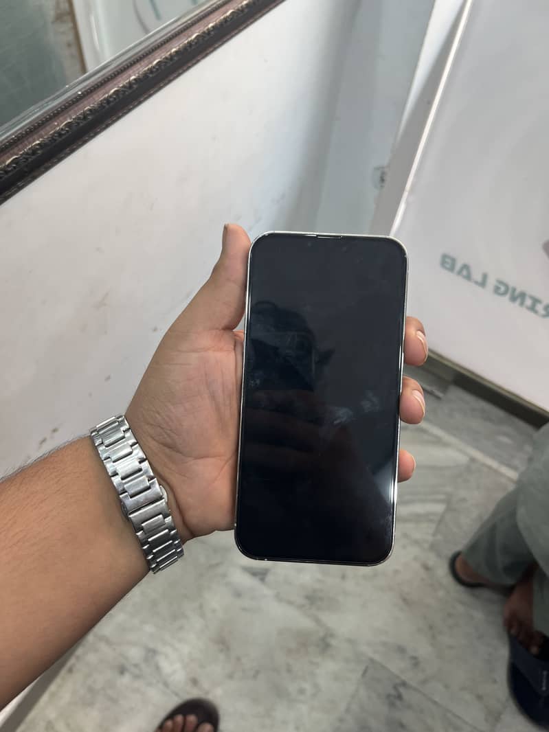 Apple iPhone 13 3