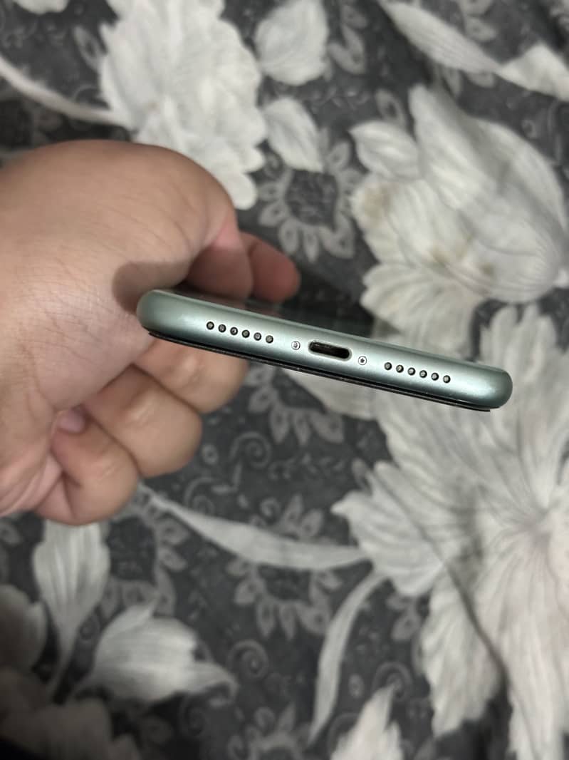 Apple iPhone 11 2