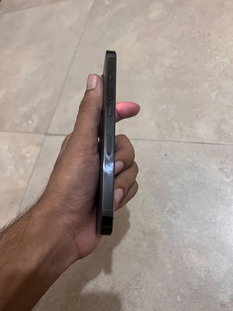iPhone 14 Pro 2
