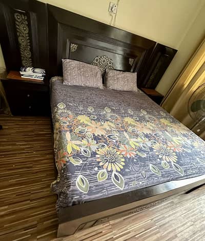 Bed set with dressing table