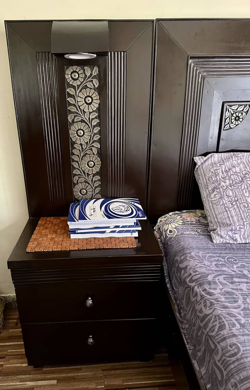 Bed set with dressing table 1