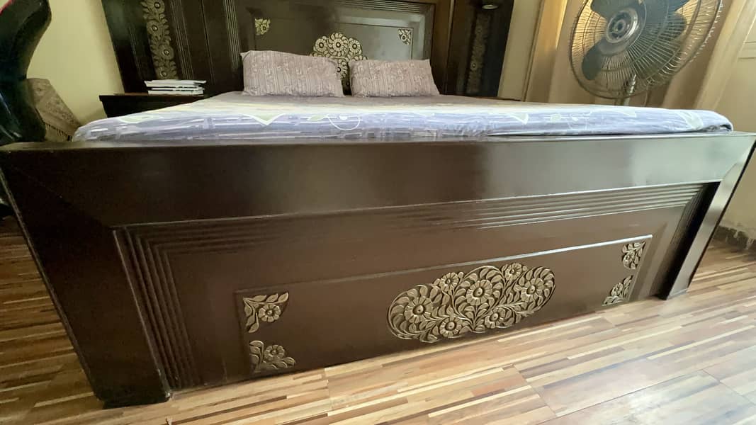 Bed set with dressing table 2