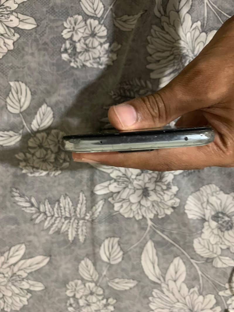 Xiaomi Redmi Note 9S 3