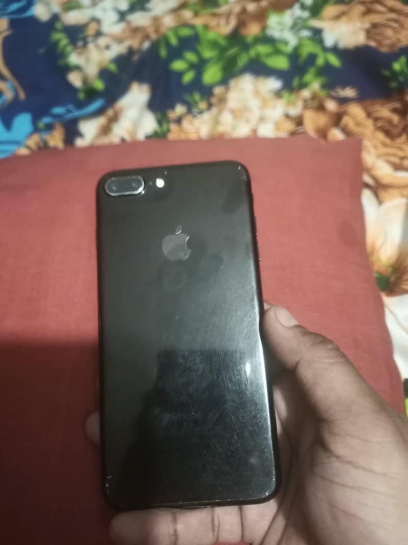 Apple iPhone 7 Plus 1