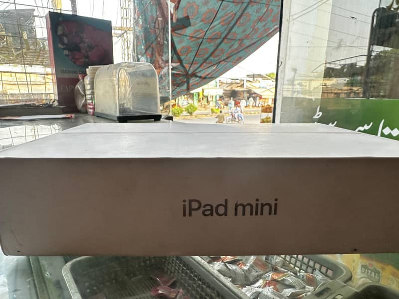 ipad mini5 9/10 condition. 5