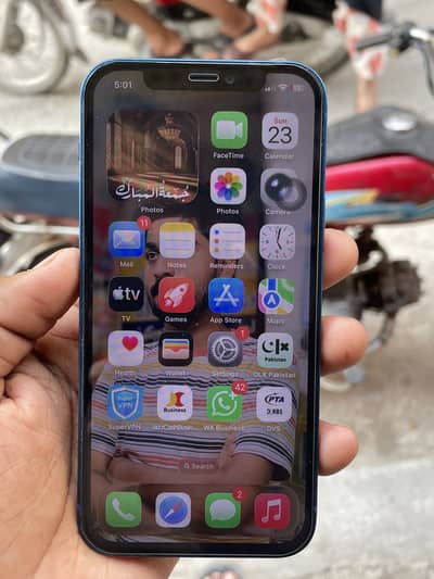 Apple iPhone 12