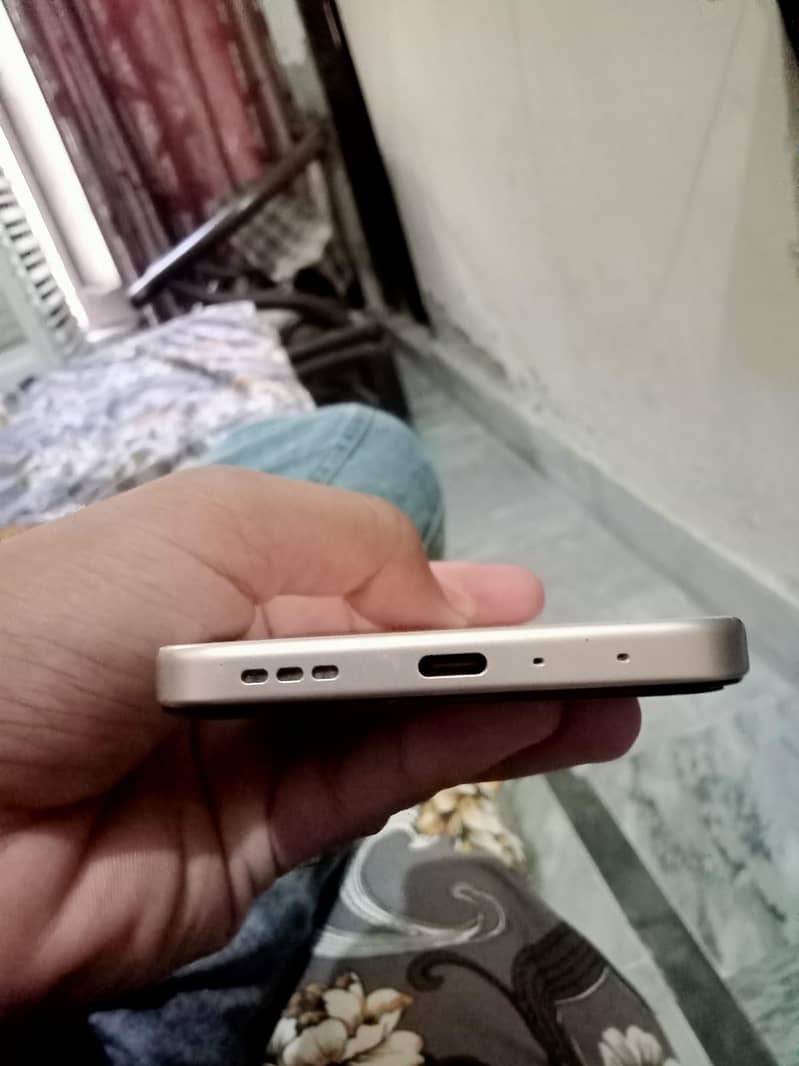 OPPO A6 0