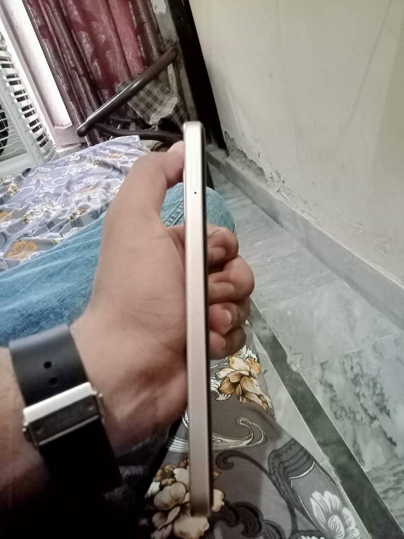 OPPO A6 1
