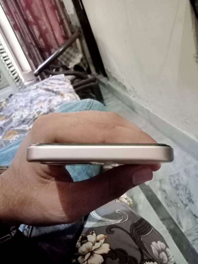 OPPO A6 4