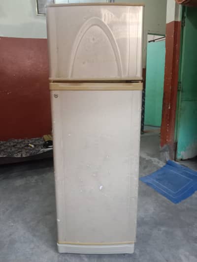 Dawlance Refrigeration Medium Size For Sale