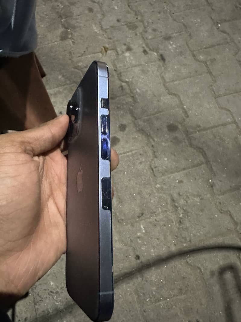 Apple iPhone 13 Pro 2