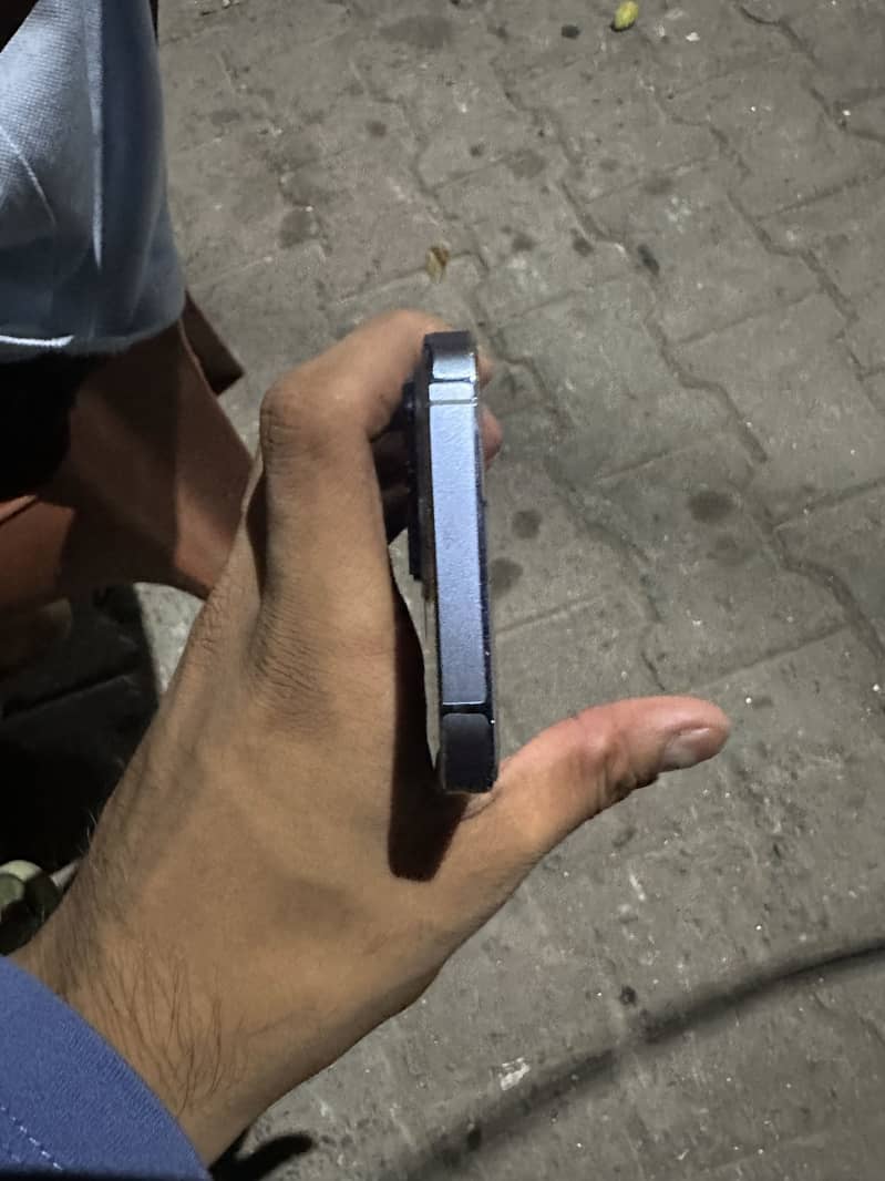 Apple iPhone 13 Pro 4