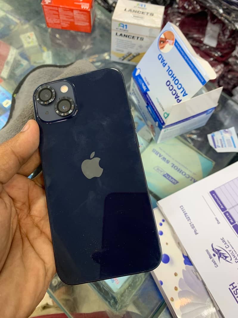 Apple iPhone 13 4