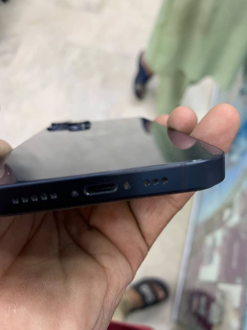 Apple iPhone 13 6