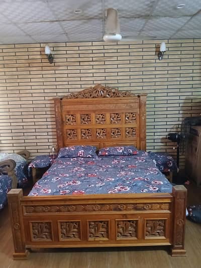 diyar and akhroat ka furniture hai 100% original wooden