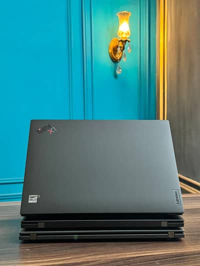 lenovo x1 carbon Gen 9 | i7 11 Gen | 16GB RAM | 512GB SSD | Touch