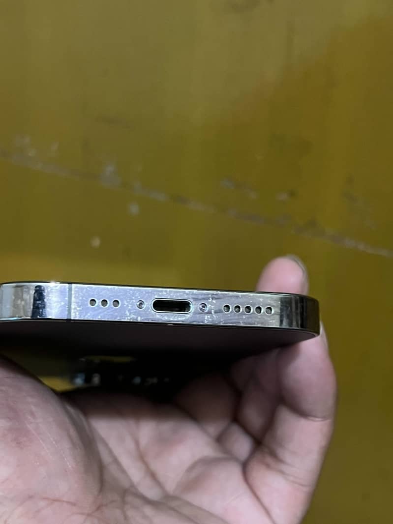 Apple iPhone 14 Pro 1
