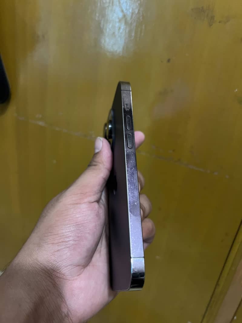 Apple iPhone 14 Pro 2