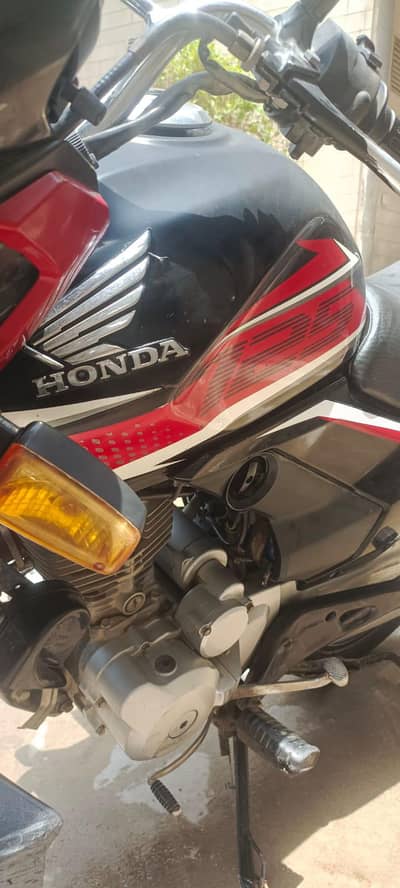 Honda CB125F