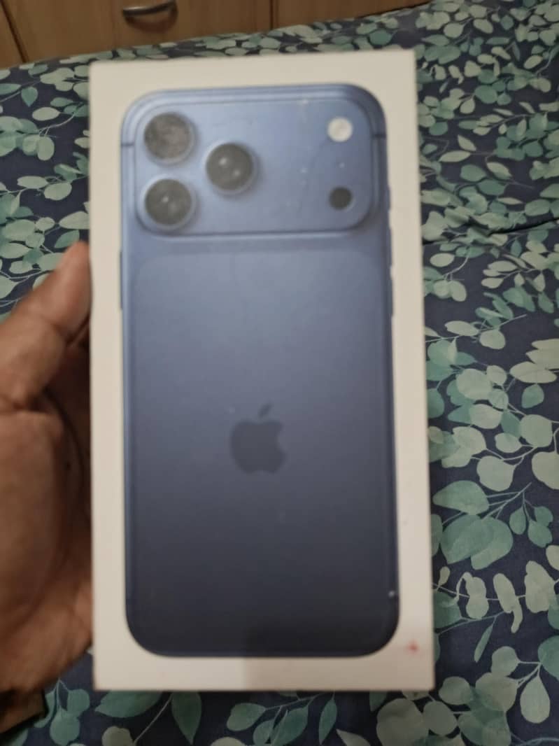 Apple iPhone 17 Pro Max 5