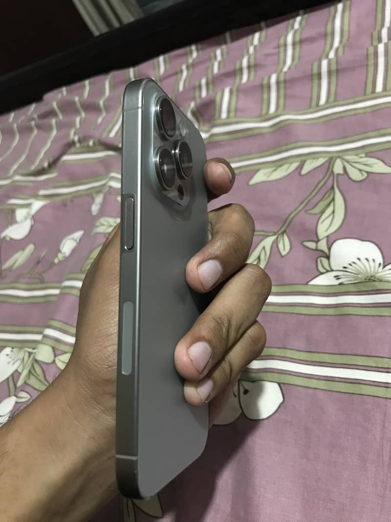 Iphone 15 pro jv 2