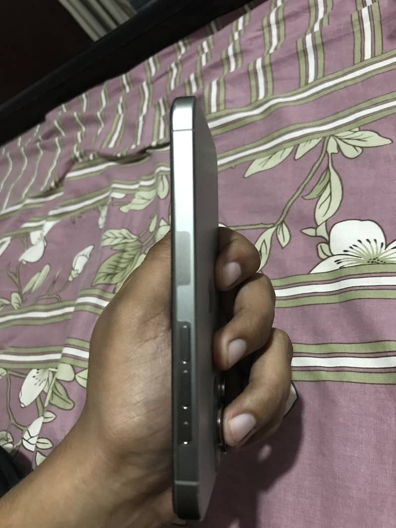 Iphone 15 pro jv 3