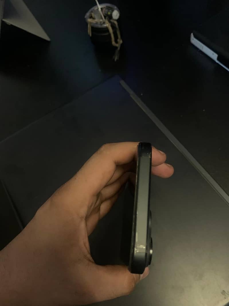 Apple iPhone 15 plus 0