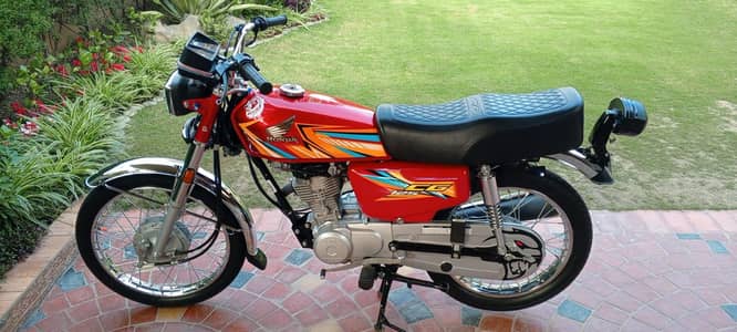 Honda 125 urgent sale. .