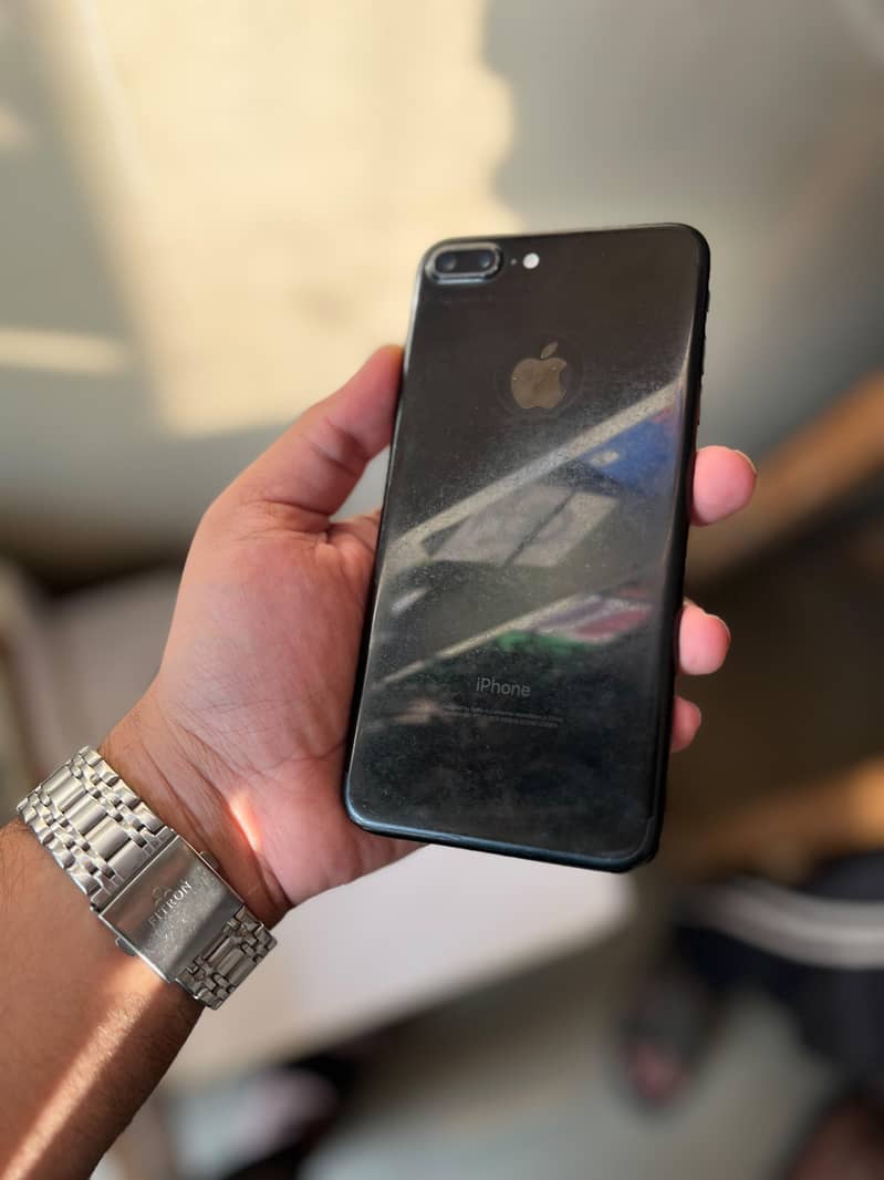 Apple iPhone 7 Plus 0