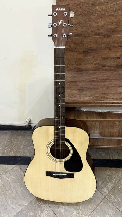 Yamaha F310 guitar