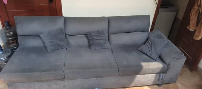 3 seater sofa 10/10 for sale