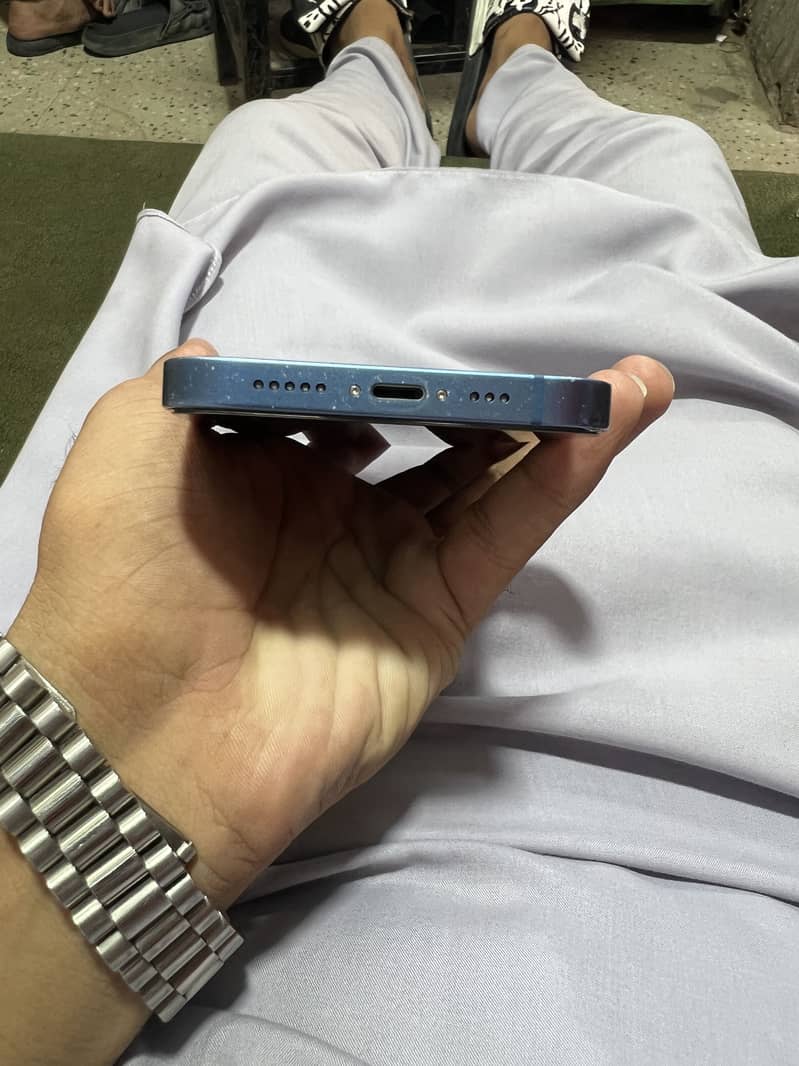 Apple iPhone 13 1