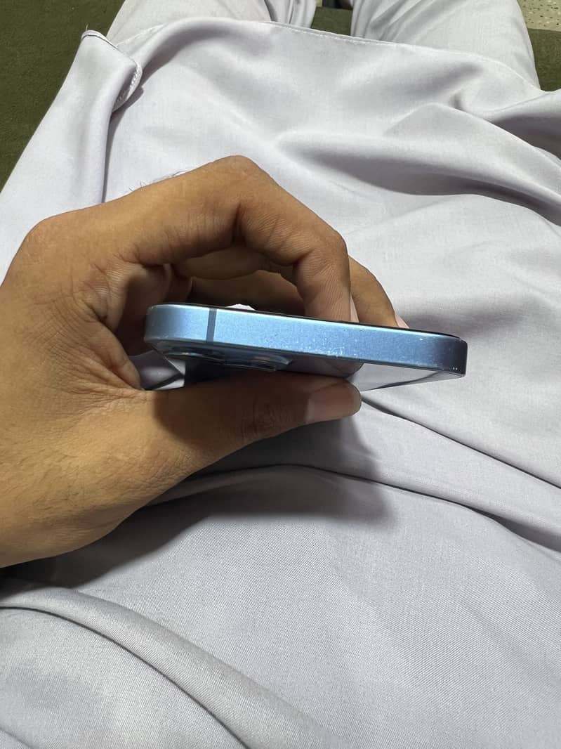 Apple iPhone 13 3