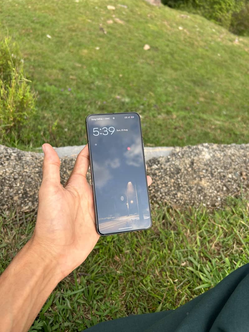 Google Pixel 8 4