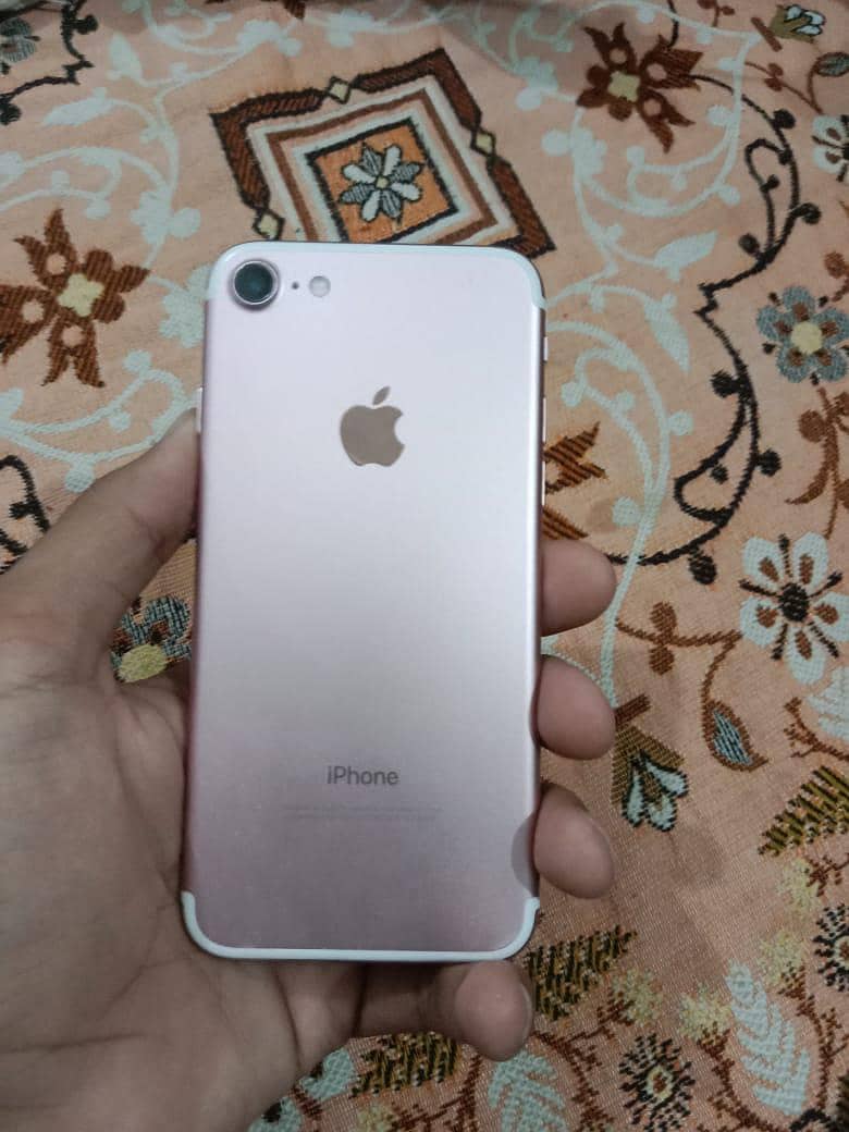 Apple iPhone 7 4