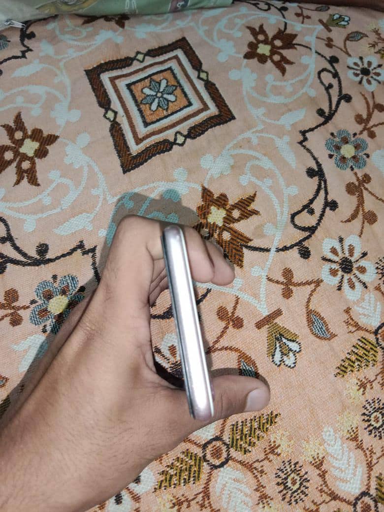 Apple iPhone 7 5
