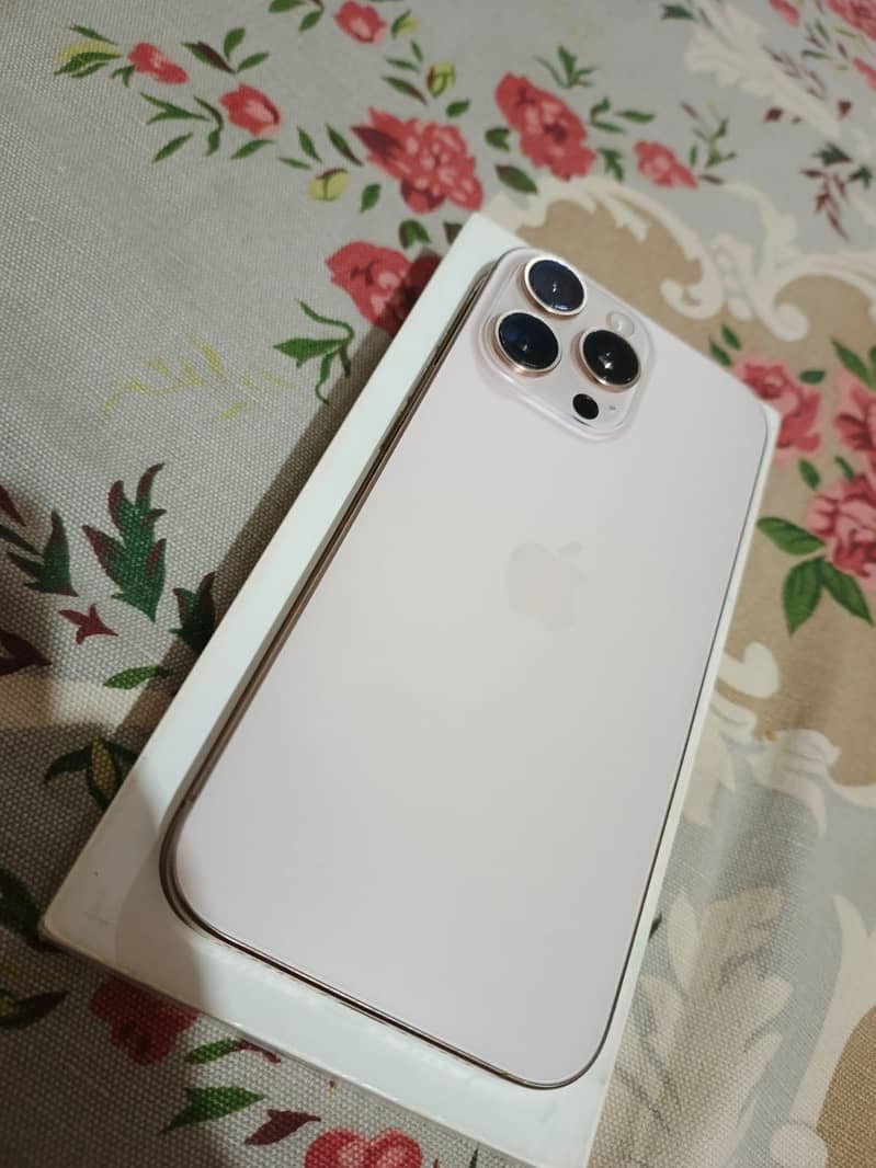 Apple iPhone 16 Pro Max 2