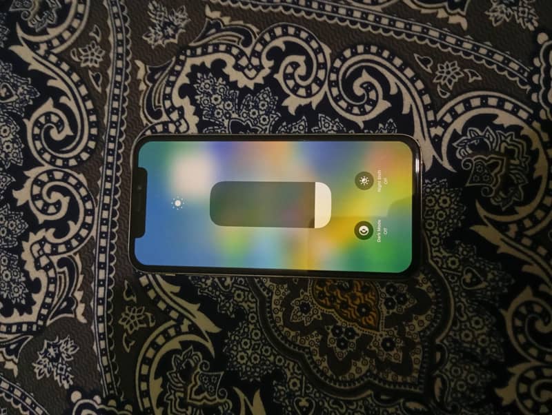 Apple iPhone X 4