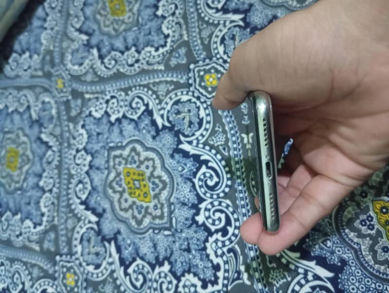 Apple iPhone X 5