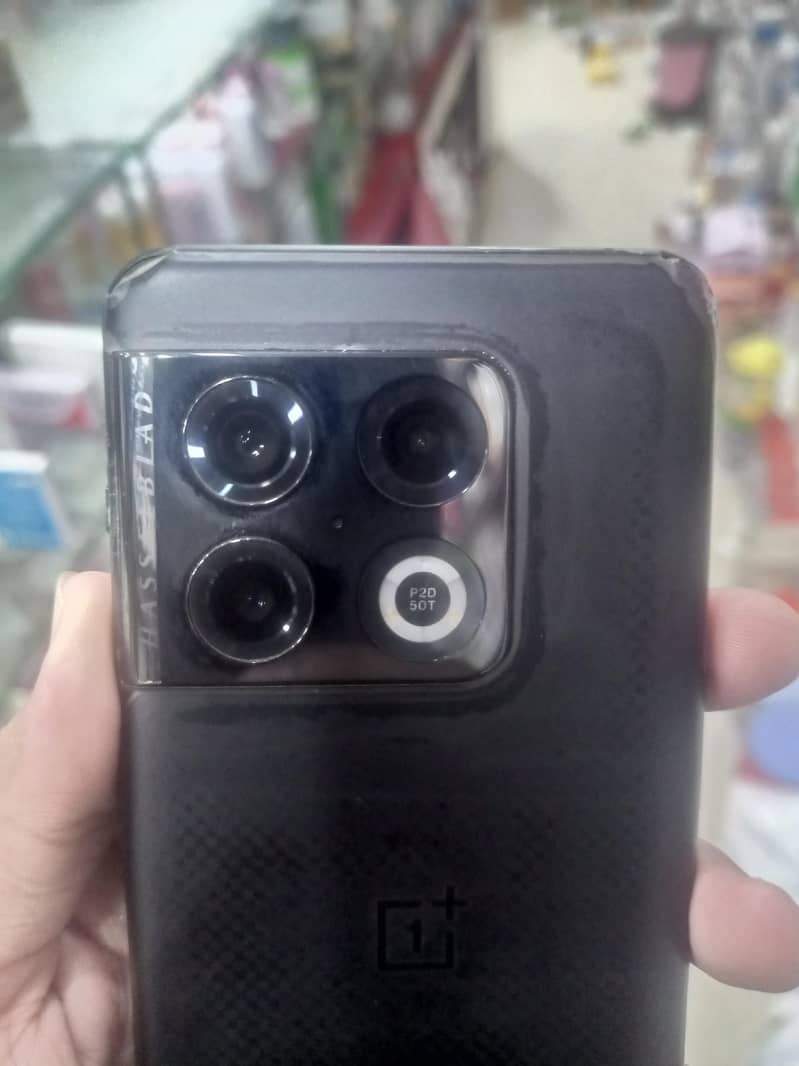One Plus 10 Pro 4