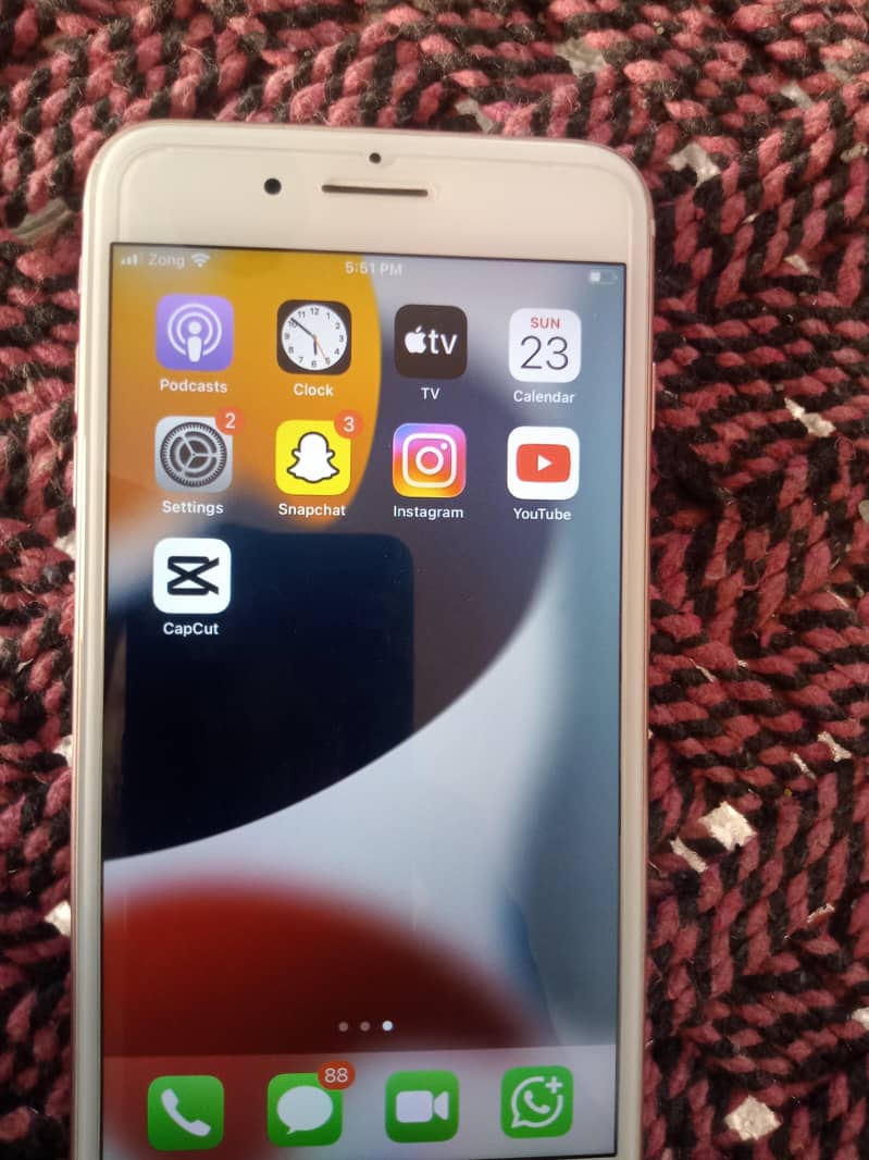 Apple iPhone 7 Plus 2