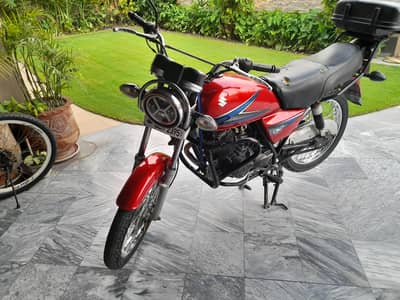 Suzuki 150 — 2014 | Red | Like New Condition