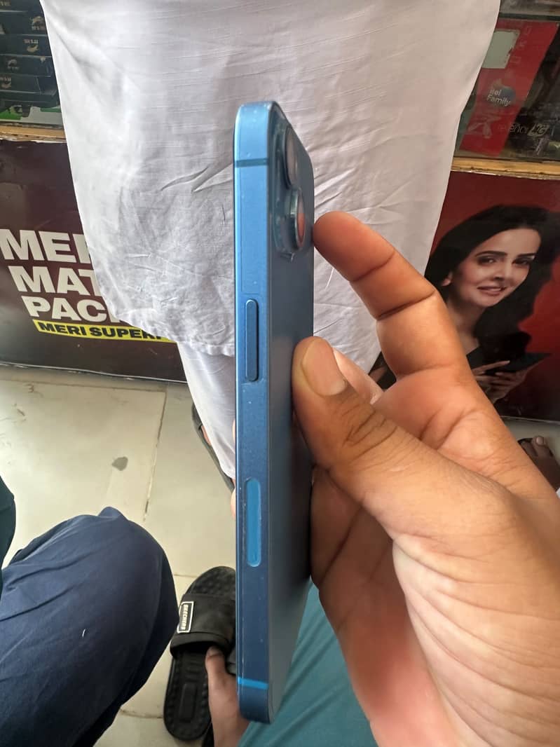 Apple iPhone 13 2