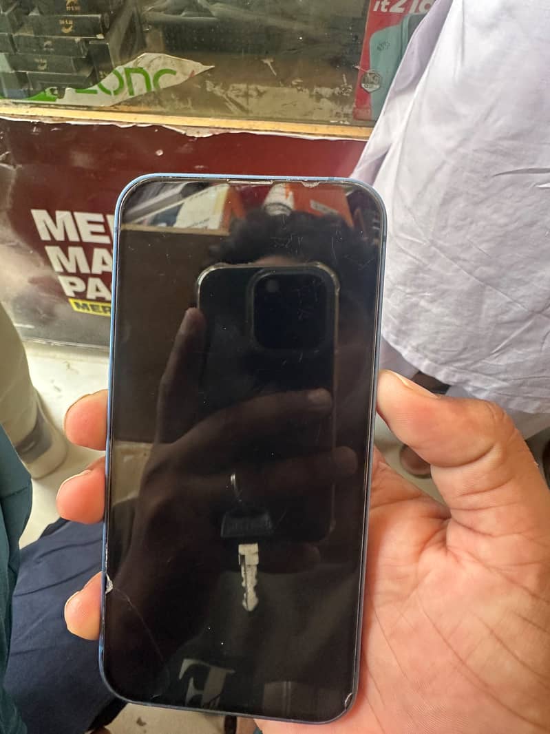 Apple iPhone 13 5