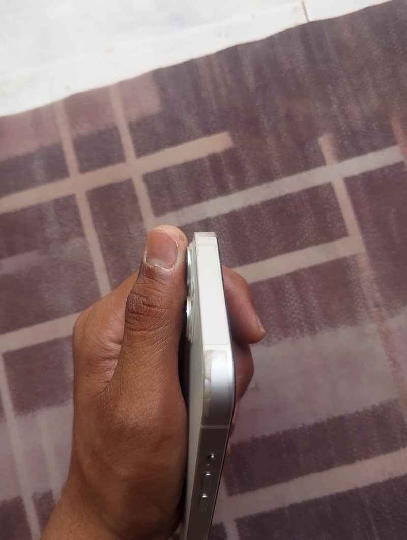 Apple iPhone 13 3