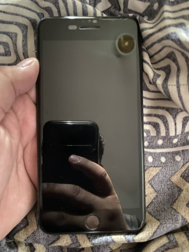 Apple iPhone 7 Plus 2