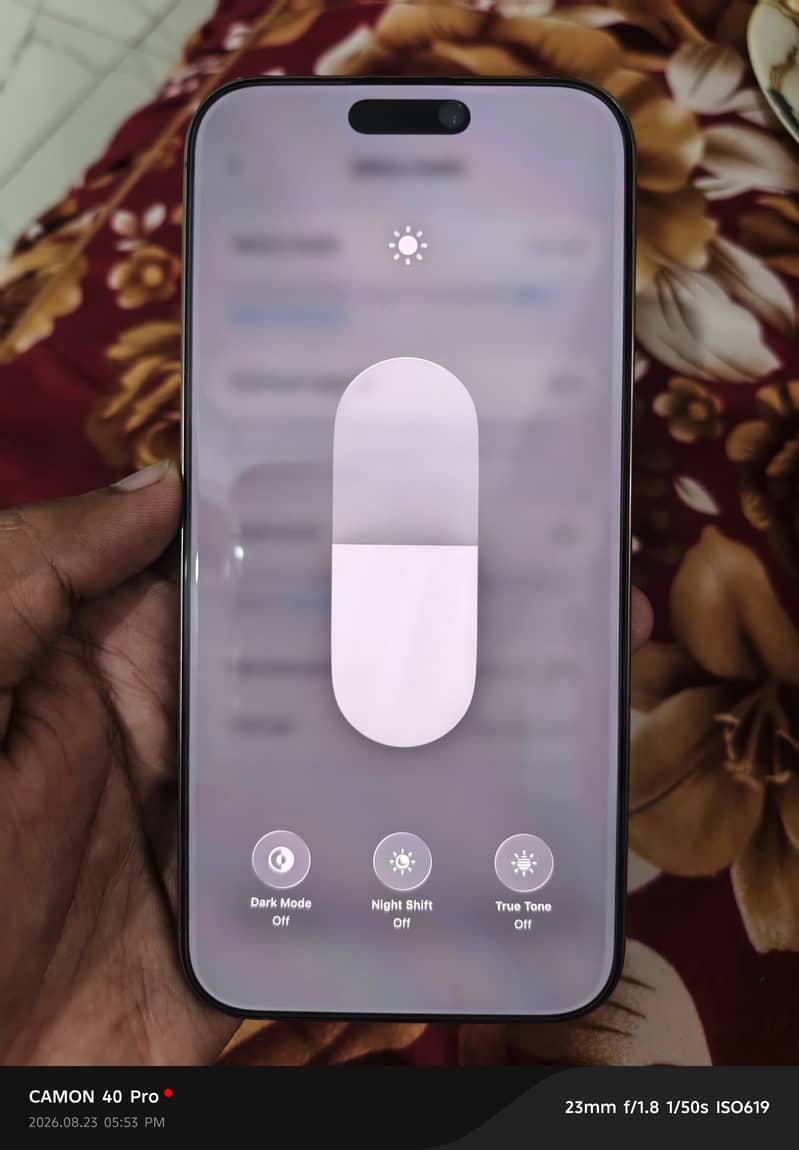 iPhone 16 Pro Max 1